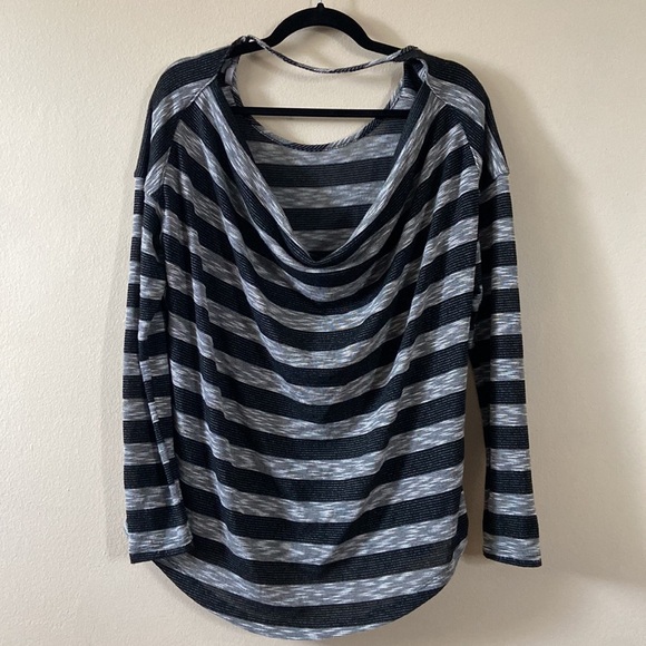 Black & White Striped Tart Sweater Medium Open Back Cut Out Fall Long Sleeve - Picture 3 of 8
